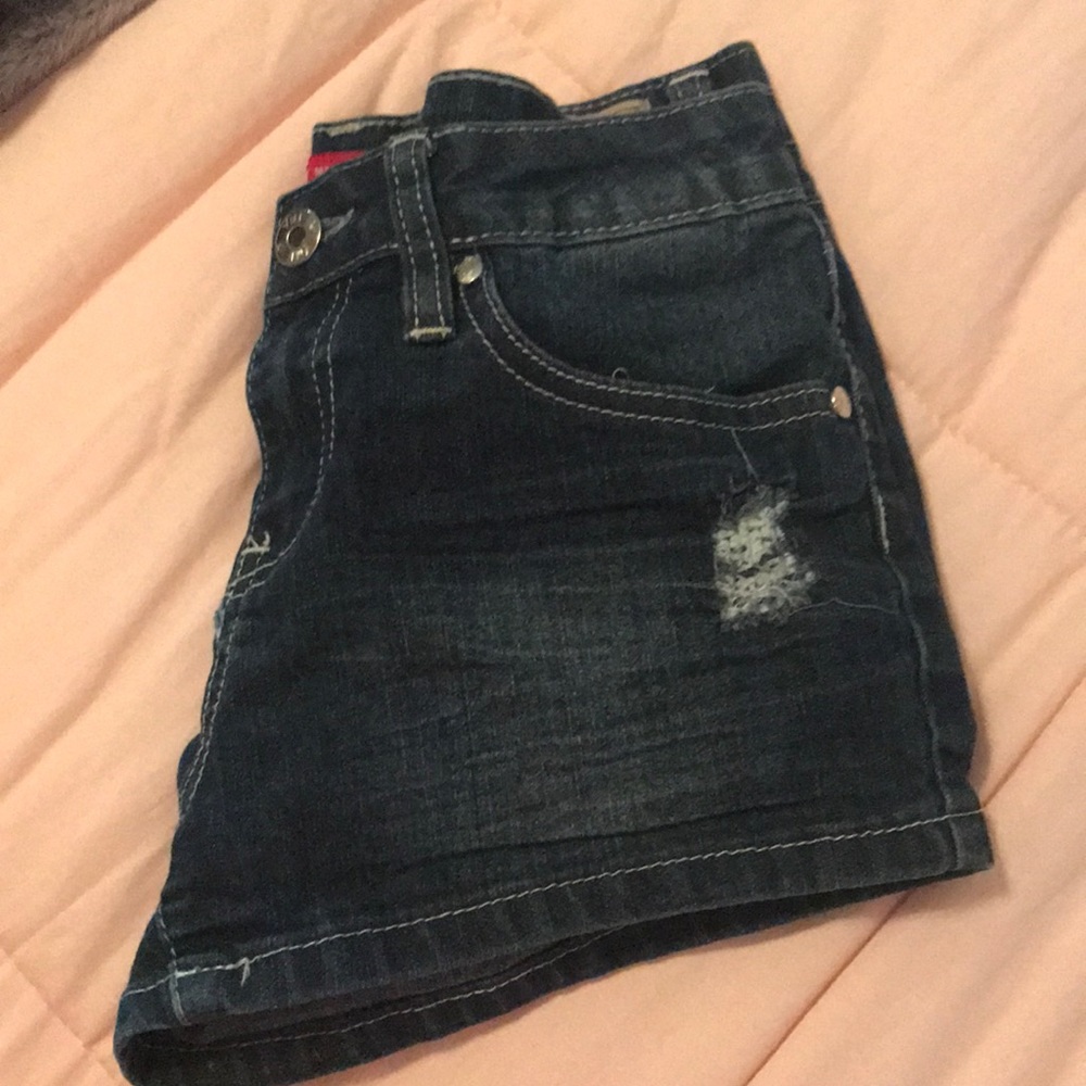 Shorts - Picture 3 of 3